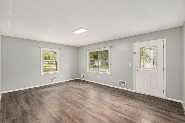 Photo - 4490 Blaine Ave SE