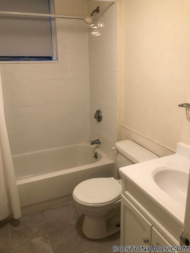 Photo - 1135 Commonwealth Ave Unidad 6