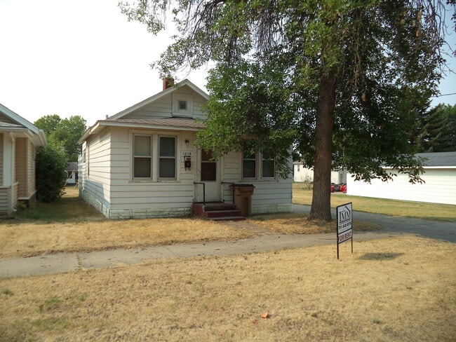 Photo - 1216 House in Northeast Minot! Pet Friendly!