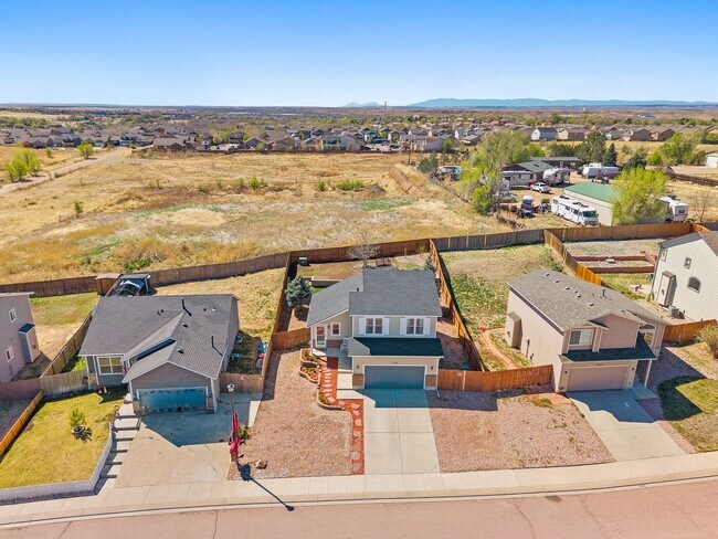Photo - Beautiful Recently Renovated 4 Bed 4 Bath Home In Fountain!!!!