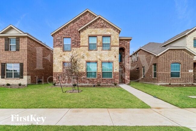 Building Photo - 10113 Elkhorn Dr