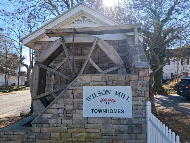 Photo - 209 E Wilson St