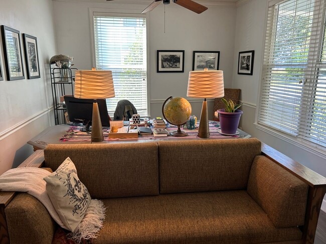 Photo - Fully Furnished: Stunning 3 - Bedroom 2.5 ...