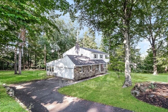 Photo - 1613 Kenmare Dr