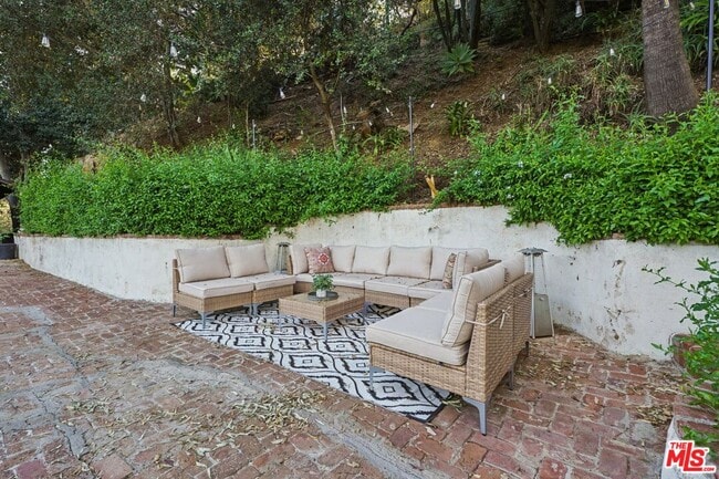 Photo - 8718 Crescent Dr