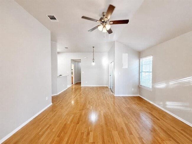 Photo - 1581 Parkfield Cir