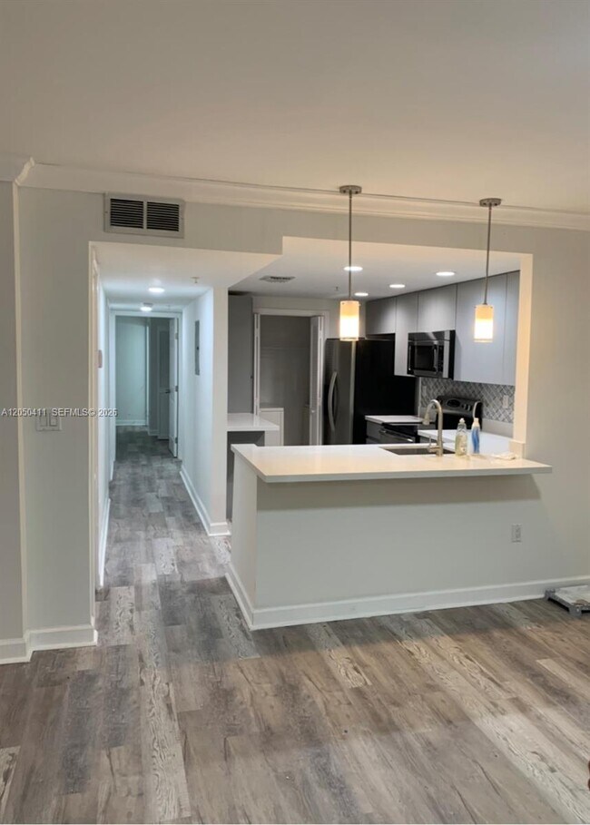 Photo - 323 Navarre Ave Unit 203