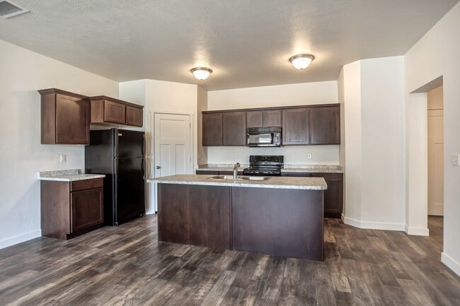 Photo - 5667 Island Ridge Dr