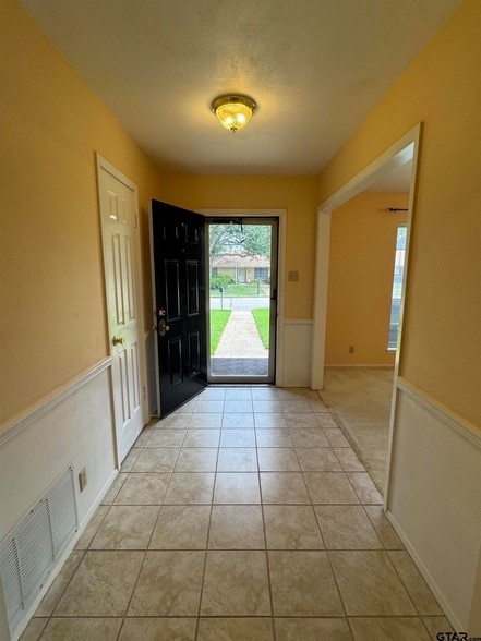 Photo - 1311 Larkspur Ln