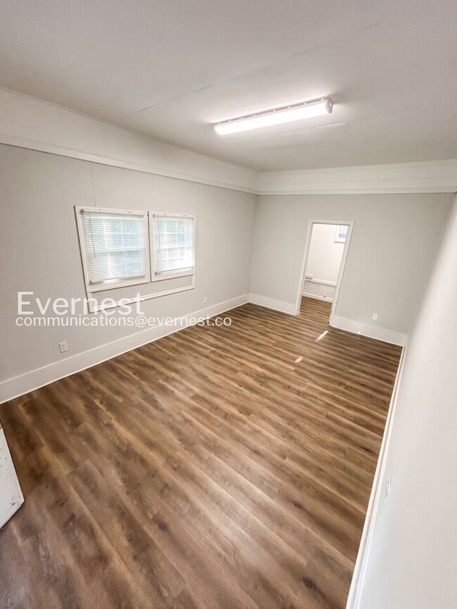 Photo - 203 Pinetree Dr