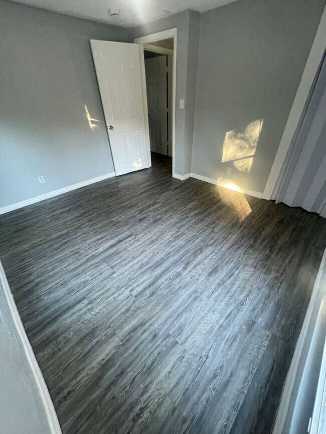 Photo - 2/1 St Pete Move In Ready