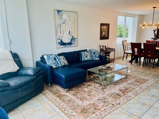 Photo - 8233 Harding Ave Unidad 309