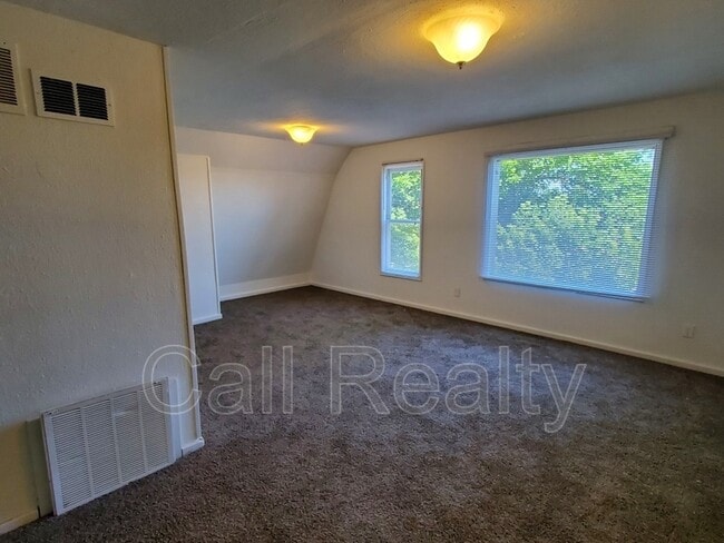 Photo - 719 W Augusta Ave Unit 2