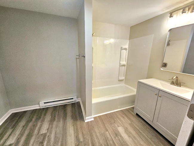 Photo - 100 Nanticoke Ave Unidad 1