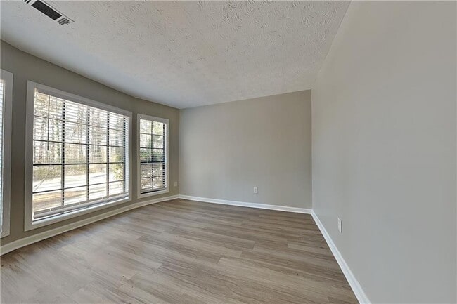 Photo - 3208 Aspen Cir SW