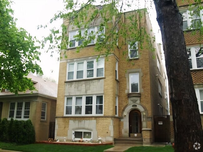 Building Photo - 5749 N Spaulding Ave Rental