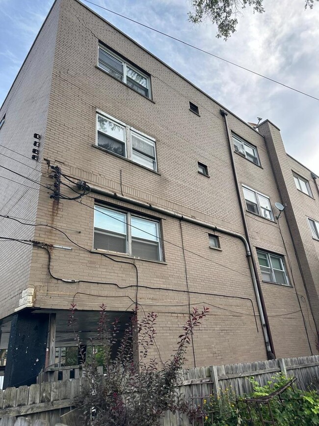 Building Photo - 7 Division St Unit 3B