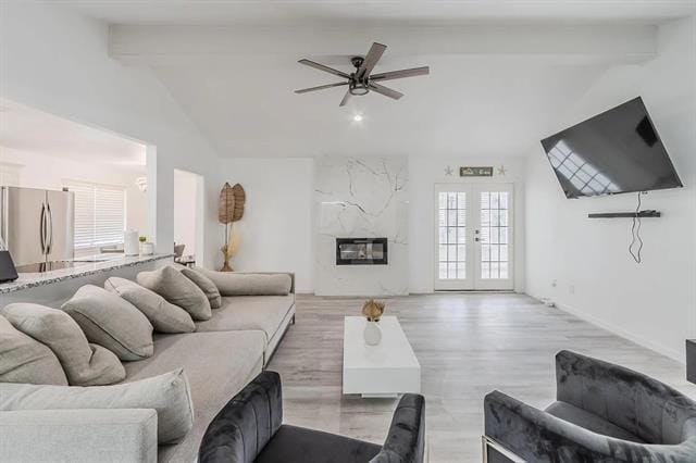 2901 Las Palmas Ln
