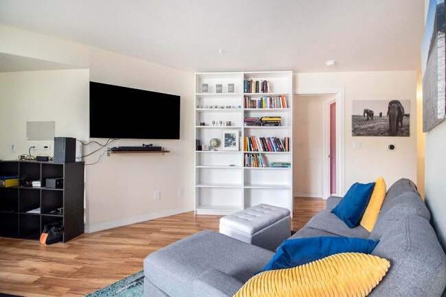 Photo - 2221 S Huron Pkwy Unit 2