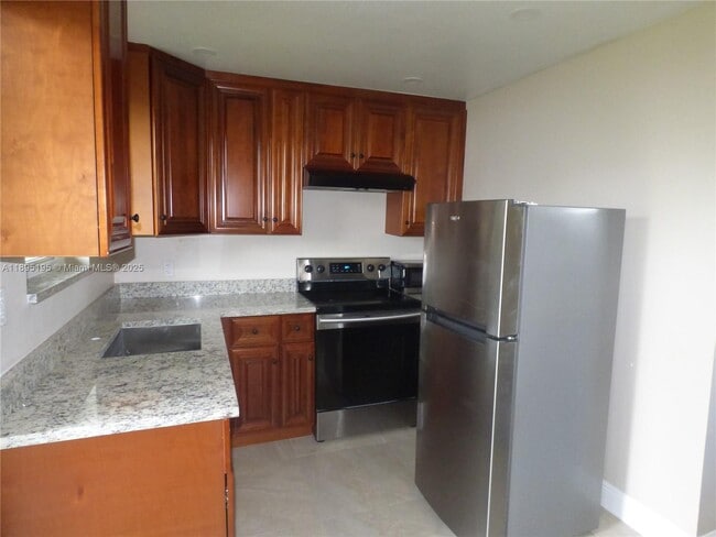 Photo - 19121 NE Miami Ct Unidad 2
