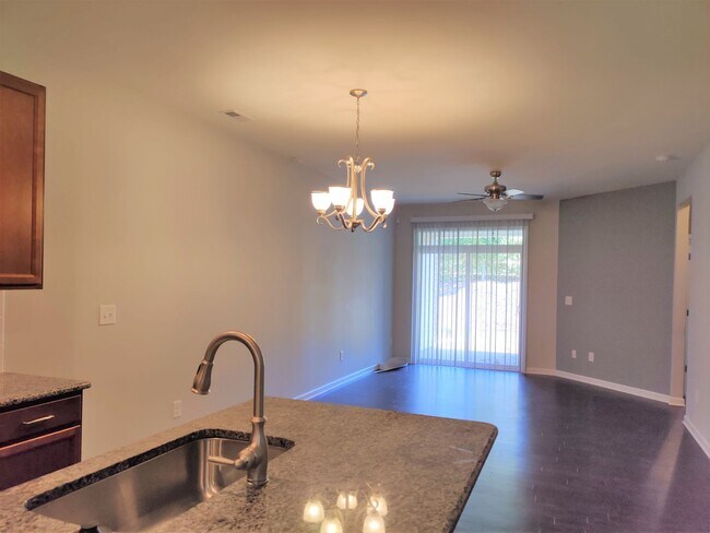 Photo - 4 Bedroom, 2.5 Bath Townhome in Savannah Townhomes