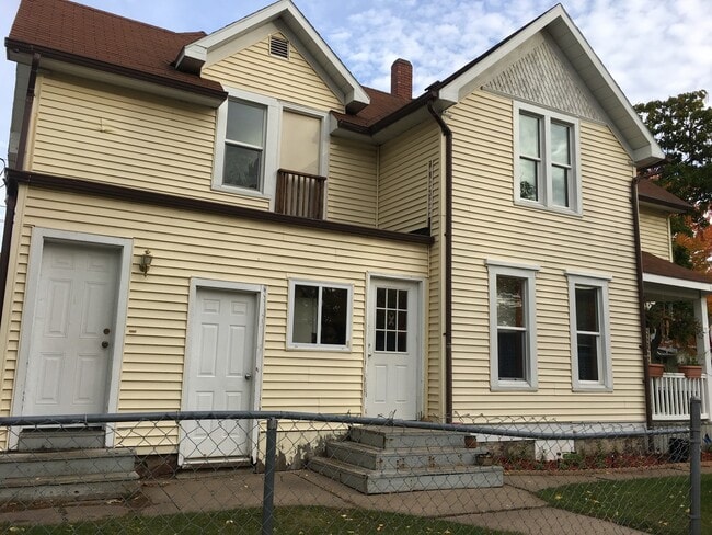 Photo - 204 Edwards St Apartment Unit Upper