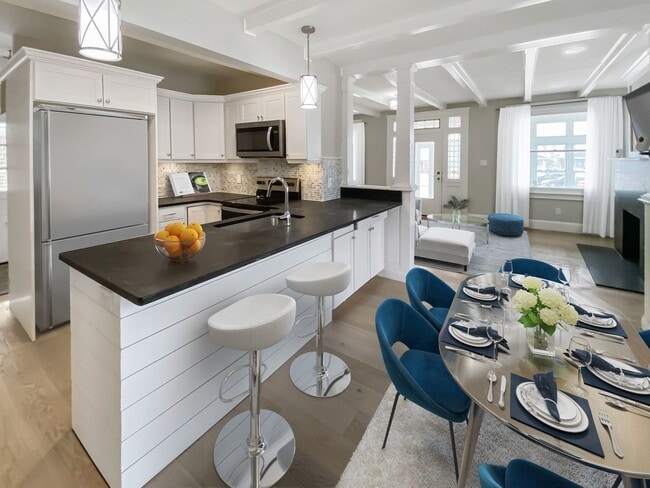 Building Photo - Fully Renovated 4 Bedroom/3 Bathroom in Conshohocken!