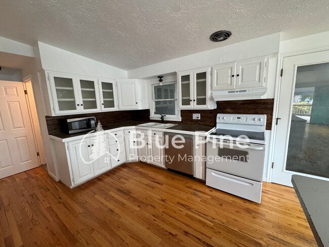 Photo - 1861 Gallup St