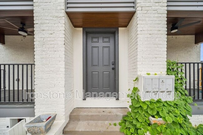 Photo - 1435 S Peoria Ave