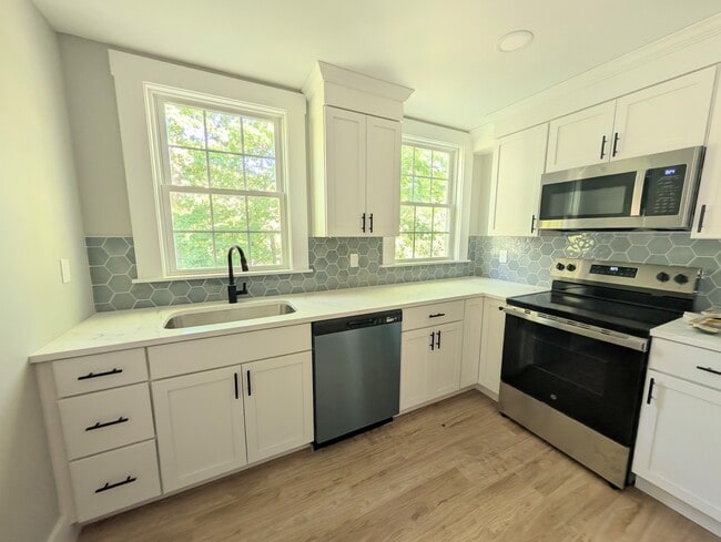 Building Photo - 60 N Main St Rental