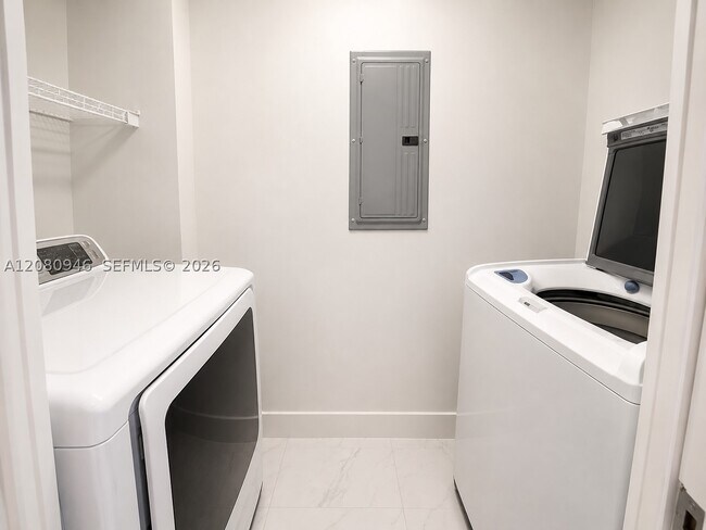 6917 Collins Ave Unit PH04