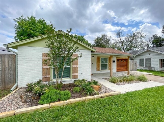 Photo - 3010 Cole Ave