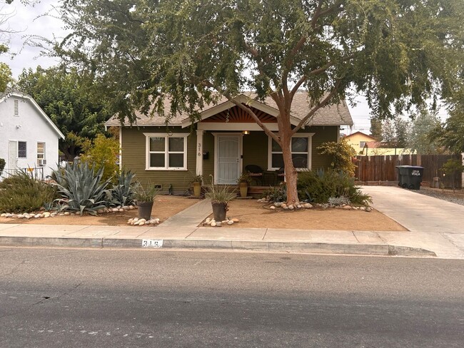 Charming Home for rent in Visalia - Charming Home for rent in Visalia