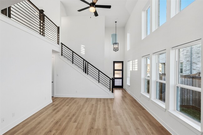 Photo - 21211 Metallic Blue Dr