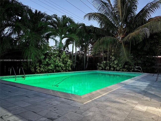 Photo - 5749 SW 42nd St