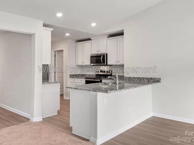 Photo - 1637 Nia Rd