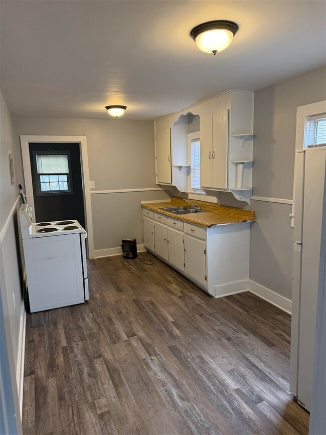 Photo - 1312 E 13th Ave