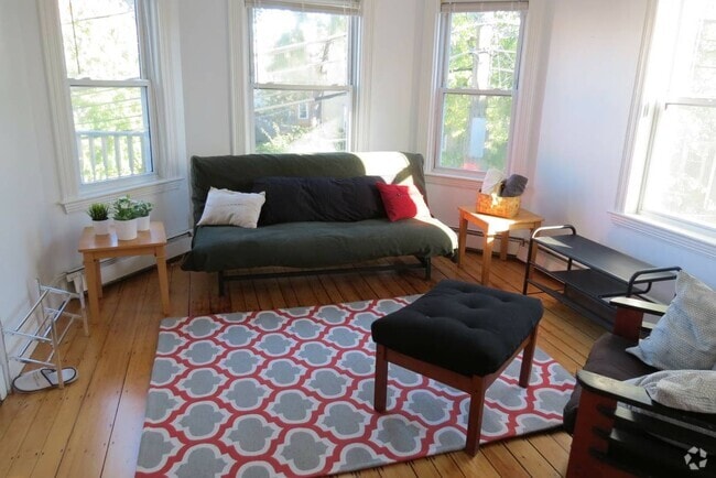 Building Photo - 12 Leland St Unit 2 Rental