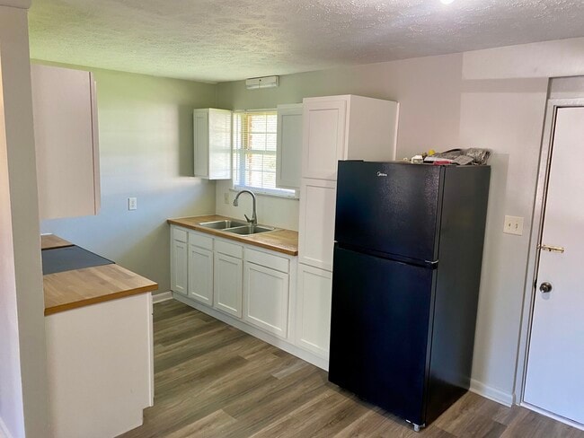 Building Photo - 1225 Eastside Ln Unit 1225