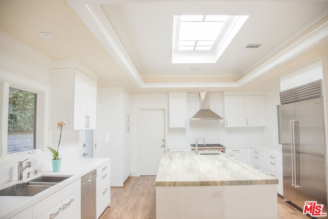 Photo - 17965 Seabreeze Dr