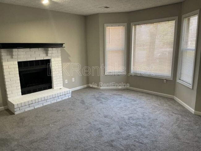 Photo - 1092 Dassow Ct