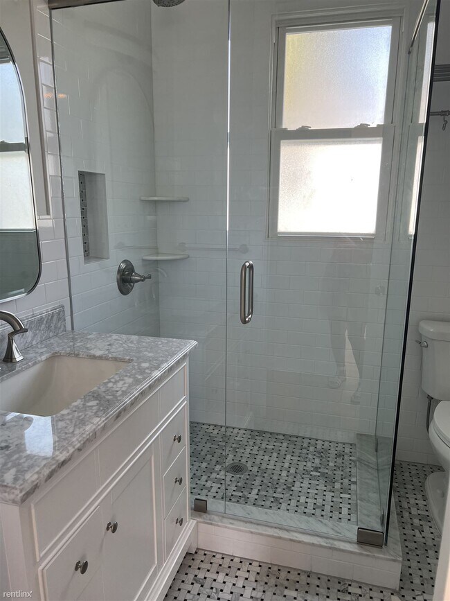 Photo - 2 br, 1 bath House - 111 Palm Place