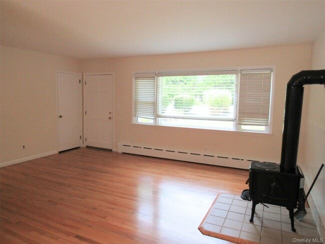 Photo - 14 Piney Point Ave