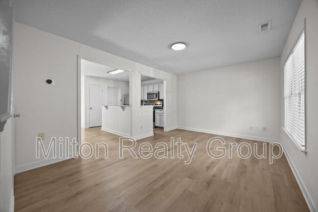Photo - 107 Laura Ln