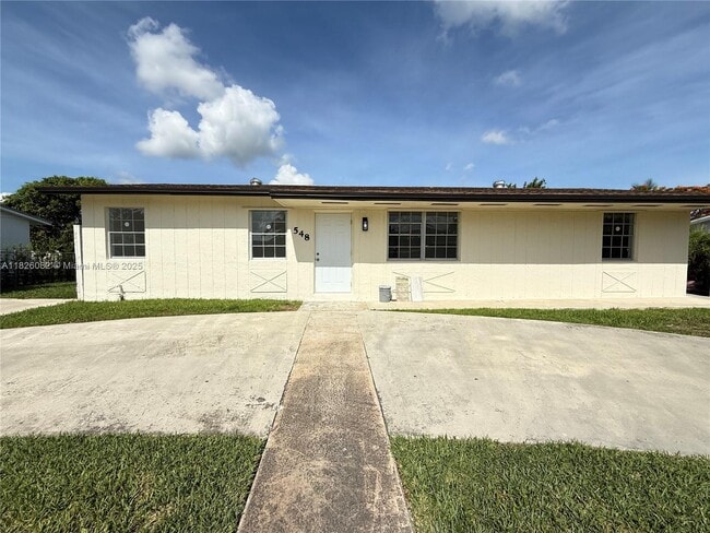 Photo - 548 SW 17th Ave Casa