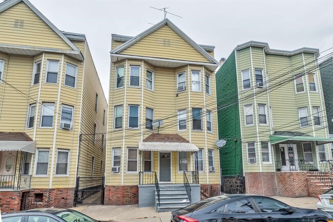 Building Photo - 164 Highland Ave Unit 1