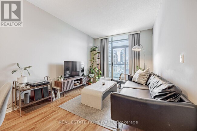 Photo - 219 Fort York Blvd Unit 806