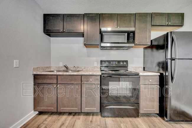 Photo - 1045B 57th St