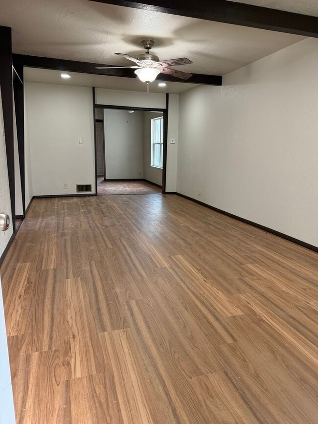 Photo - Imlay Duplex Unit 915 3rd Ave SW