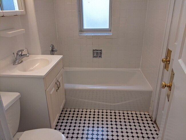 Photo - 551 Sherman Ave Unit 04-2